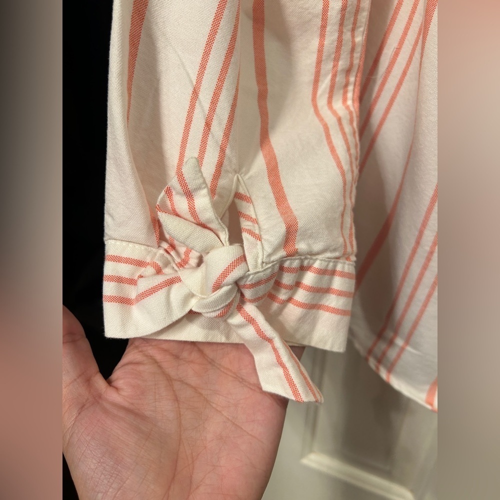 J. Crew Factory Women's Button Down Shirt Medium 100% Cotton with tie Sleeves - Picture 8 of 9